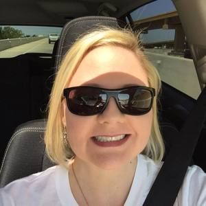 Meet your Posher, Danae